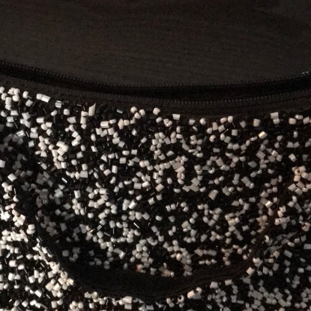 Cache beaded bag - Picture 3 of 3